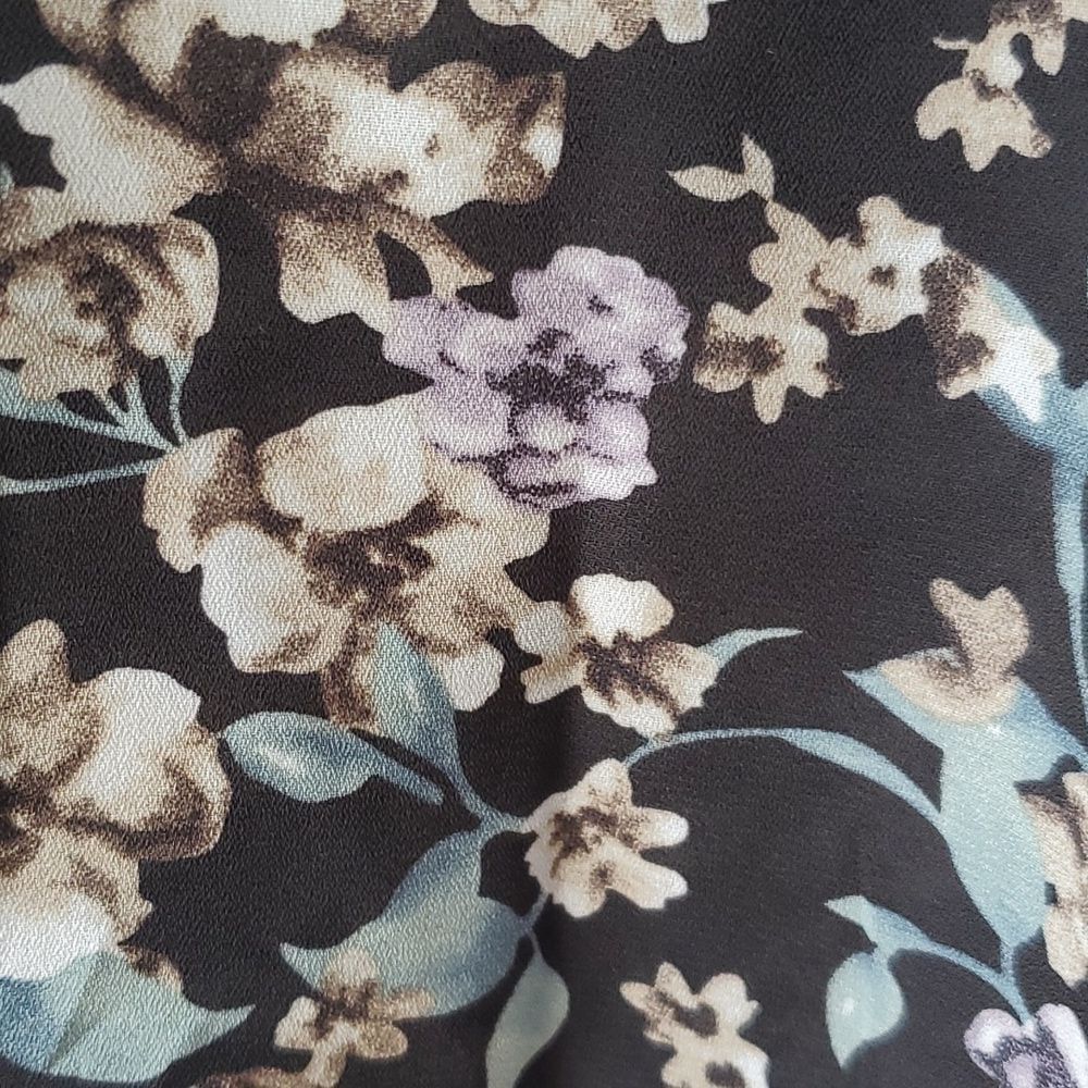 BLOUSOLOGY SLEEVELESS RUFFLE POPOVER TOP BLOUSE LARGE FLORAL FLOWY FALL BLACK - Picture 11 of 12